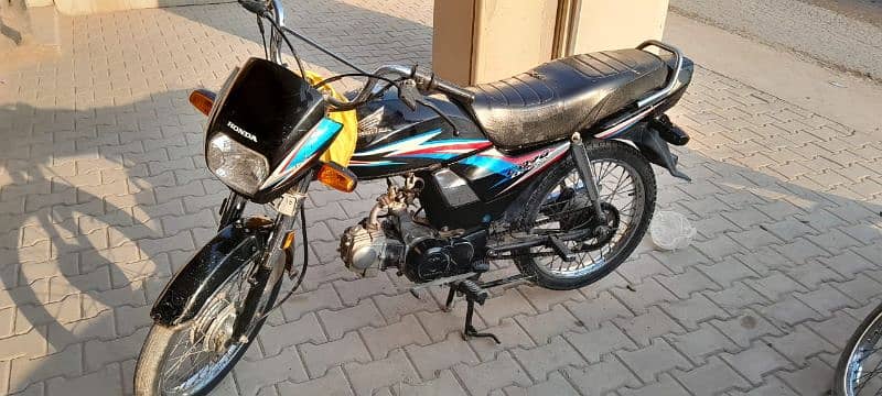 Honda cd70 dream 4