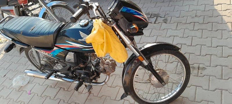 Honda cd70 dream 5