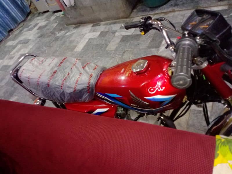 Honda 125 brand new 4