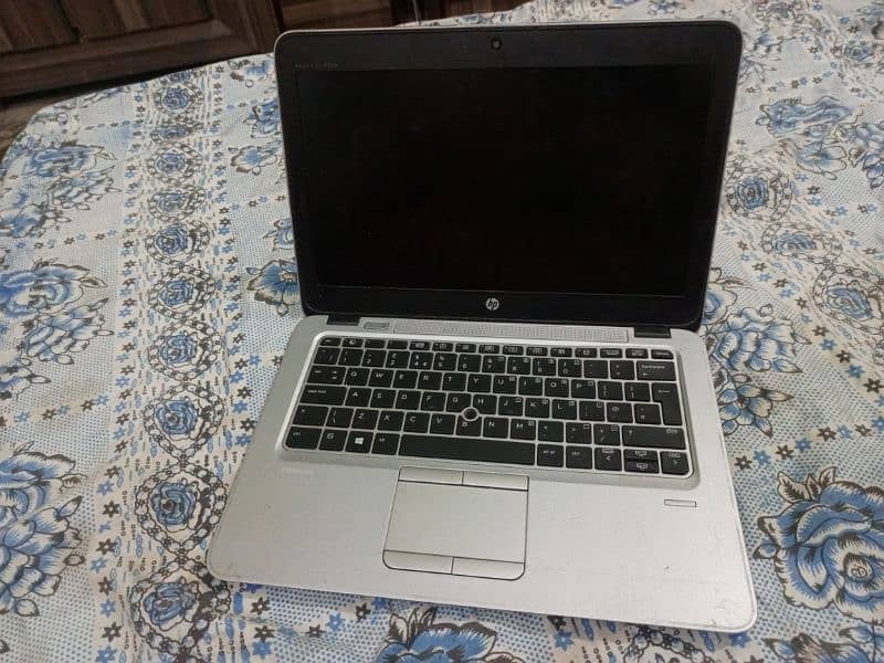 Hp G820 elite book core i5 6th gen 2