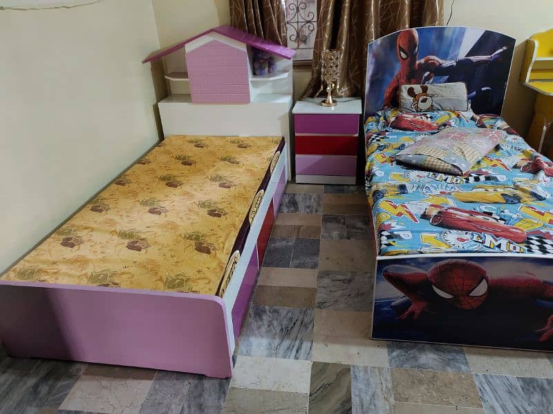 2 beautiful kids bed for sale 0