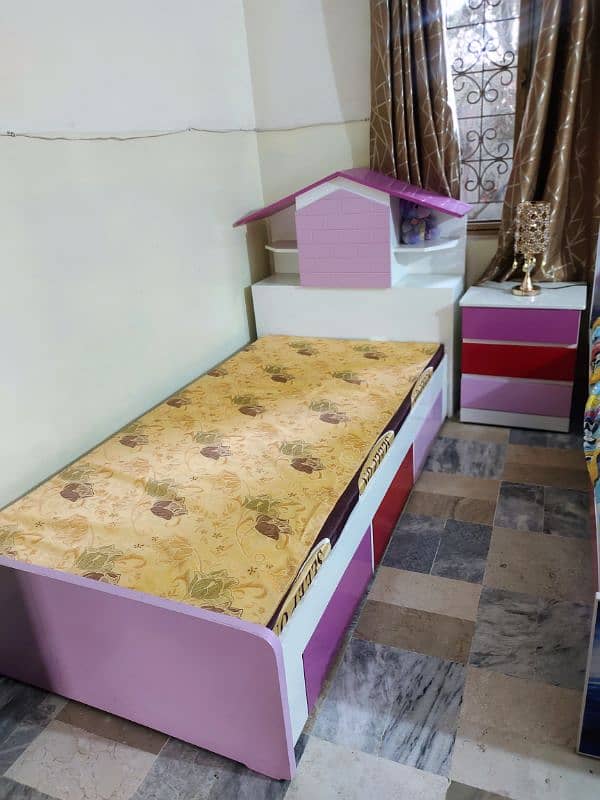 2 beautiful kids bed for sale 2