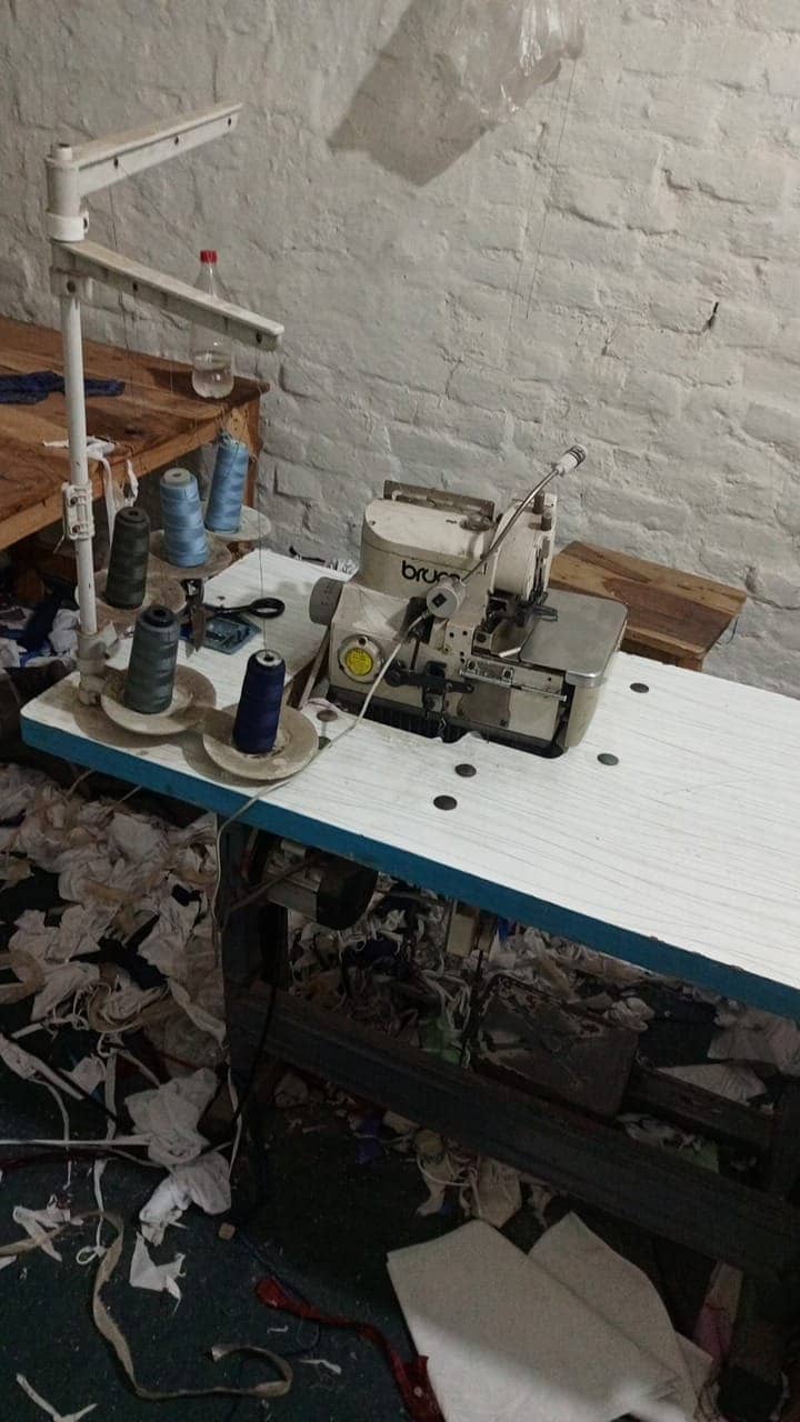 overlock machine 1