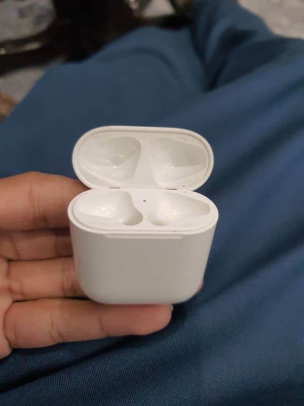 Apple original Aripod case GEN 2 0