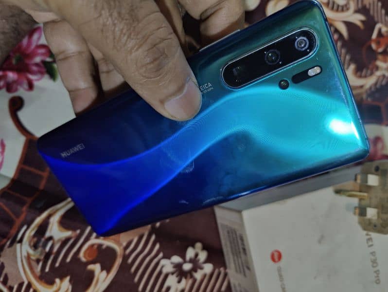 P30pro. 8gb 256gb Dual sim. very minor Glass break. pta official 1