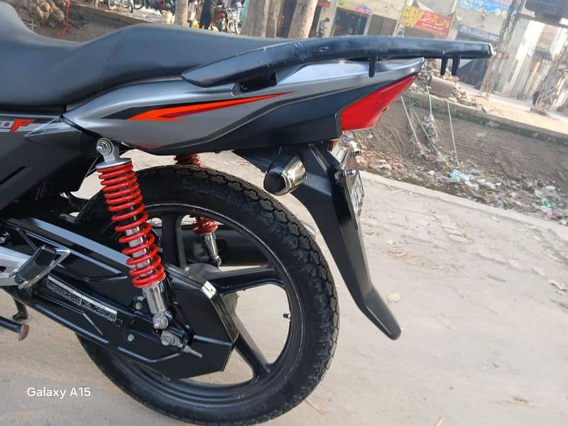 Honda CB150F excellent condition 1