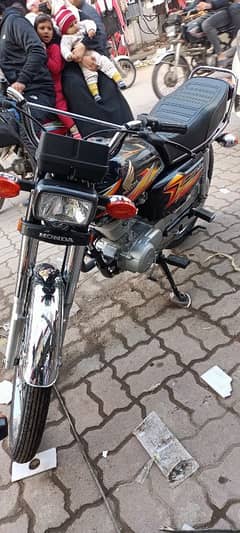 honda cg125 new condition for sale plzz call other information