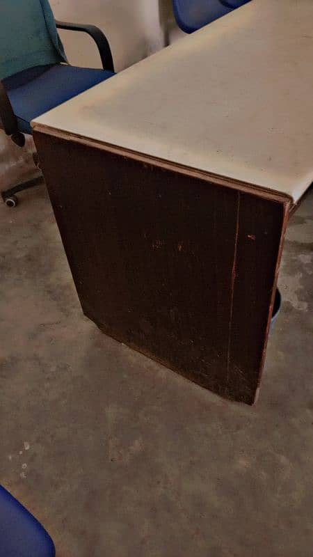 doctor table used condition 4