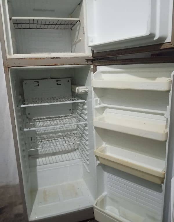 Dawlance Company Fridge 100% Running Condition 1