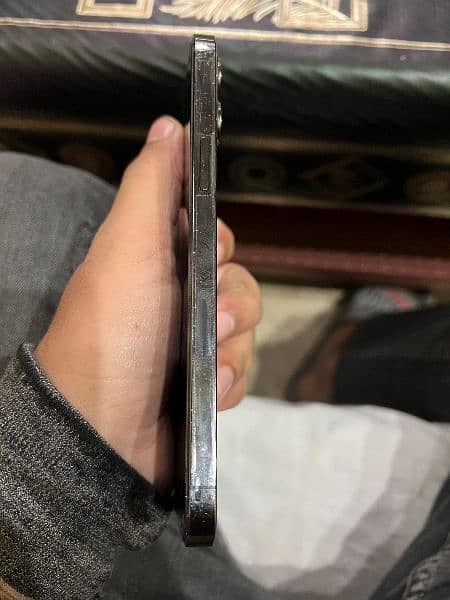 Iphone 12 pro max 9/10 condition 2