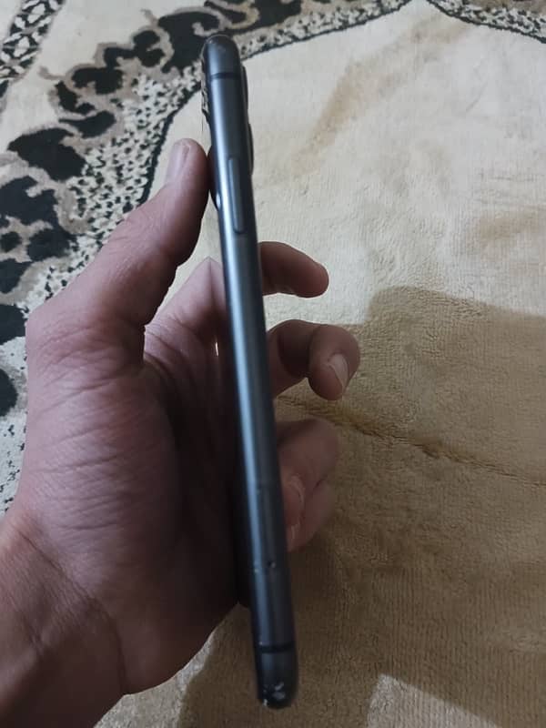 iPhone 11 non pta 128 gb  read description 4