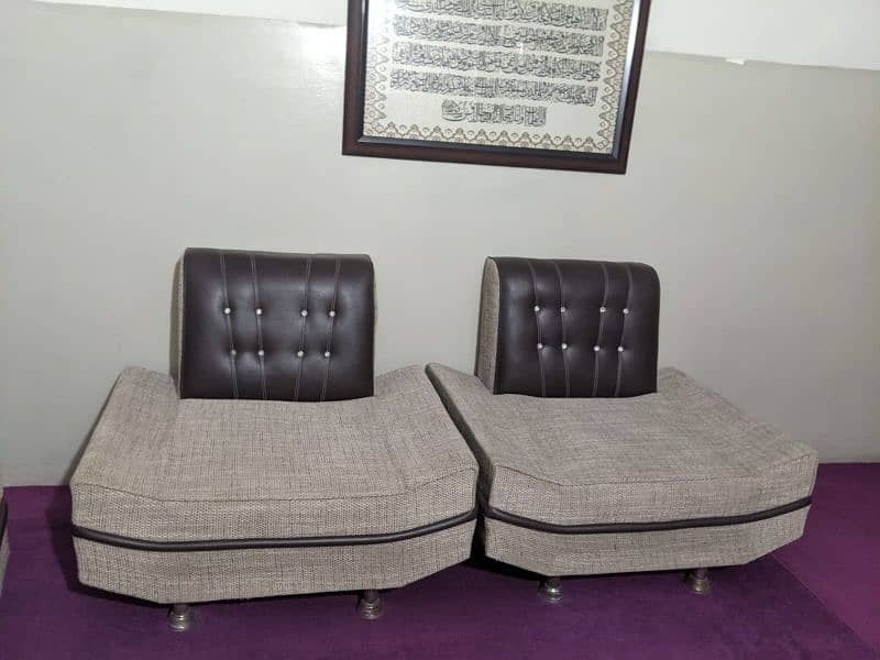 4 Seater Sofa Set One Year Used Only 1