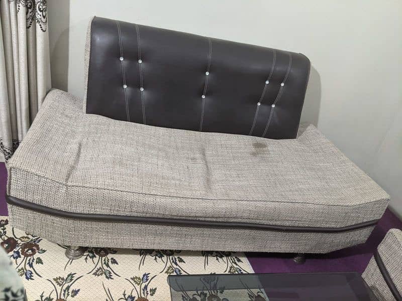 4 Seater Sofa Set One Year Used Only 2