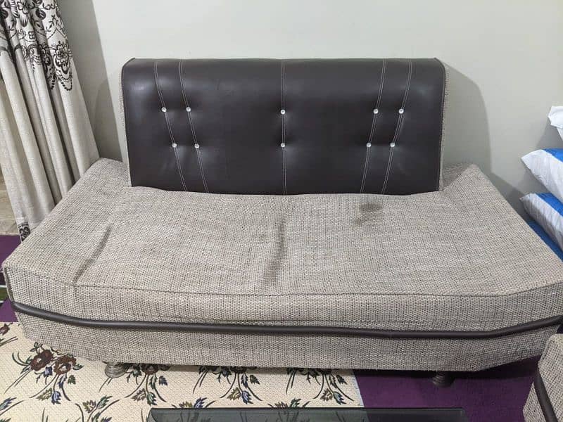 4 Seater Sofa Set One Year Used Only 4