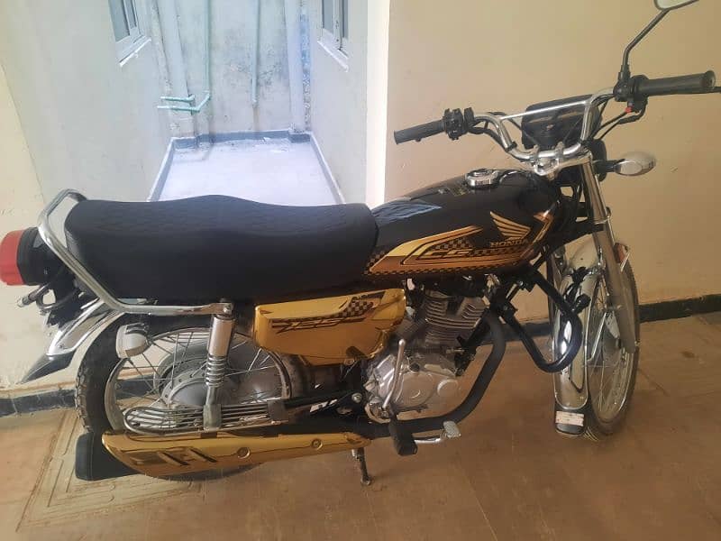 Honda CG125s Gold Edition 0