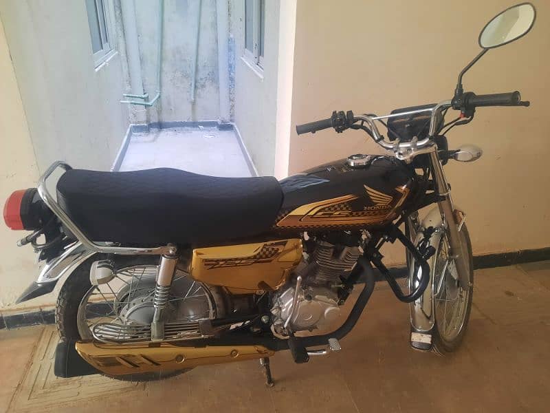 Honda CG125s Gold Edition 1