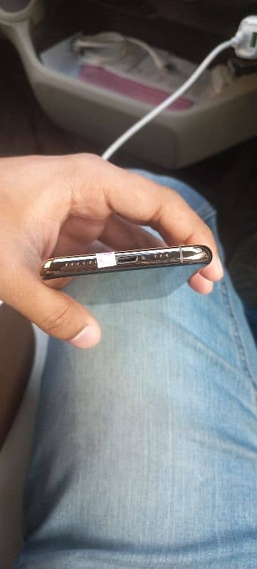 Iphone 11 pro 256gb PTA Approved 2