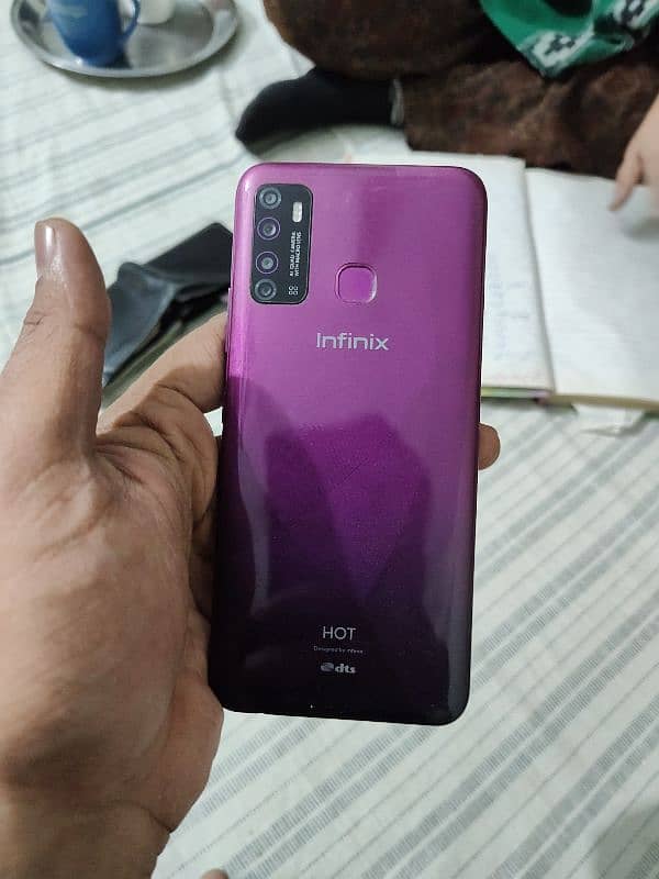 Infinix hot 9 with box and charger 4/64 1