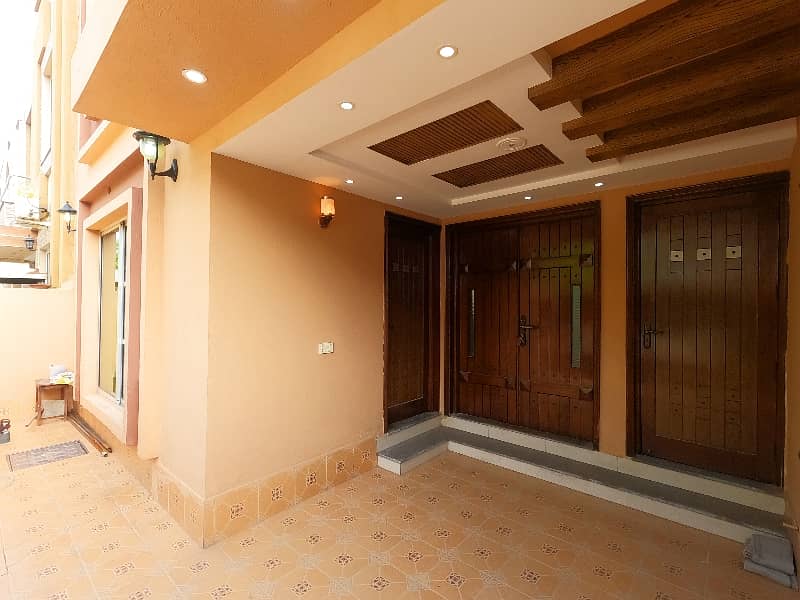 Spacious House Is Available For Sale In Ideal Location Of Bahria Town - Block AA 0