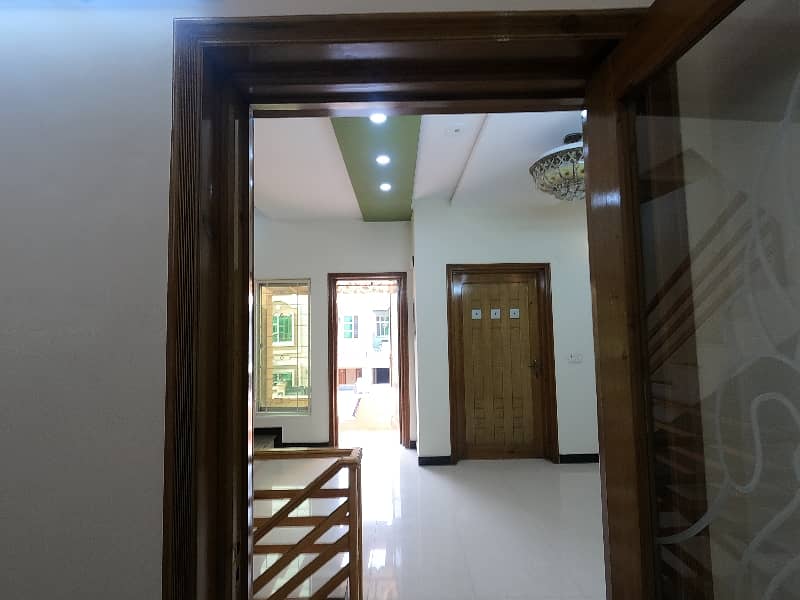 Spacious House Is Available For Sale In Ideal Location Of Bahria Town - Block AA 21