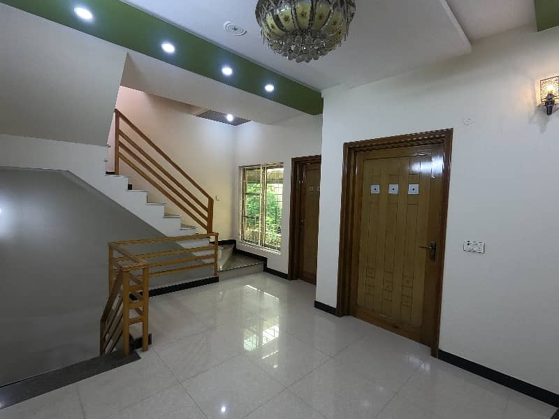 Spacious House Is Available For Sale In Ideal Location Of Bahria Town - Block AA 22