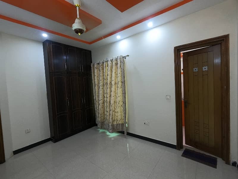 Spacious House Is Available For Sale In Ideal Location Of Bahria Town - Block AA 25