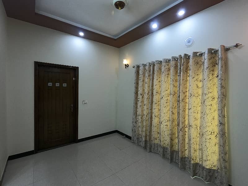 Spacious House Is Available For Sale In Ideal Location Of Bahria Town - Block AA 30