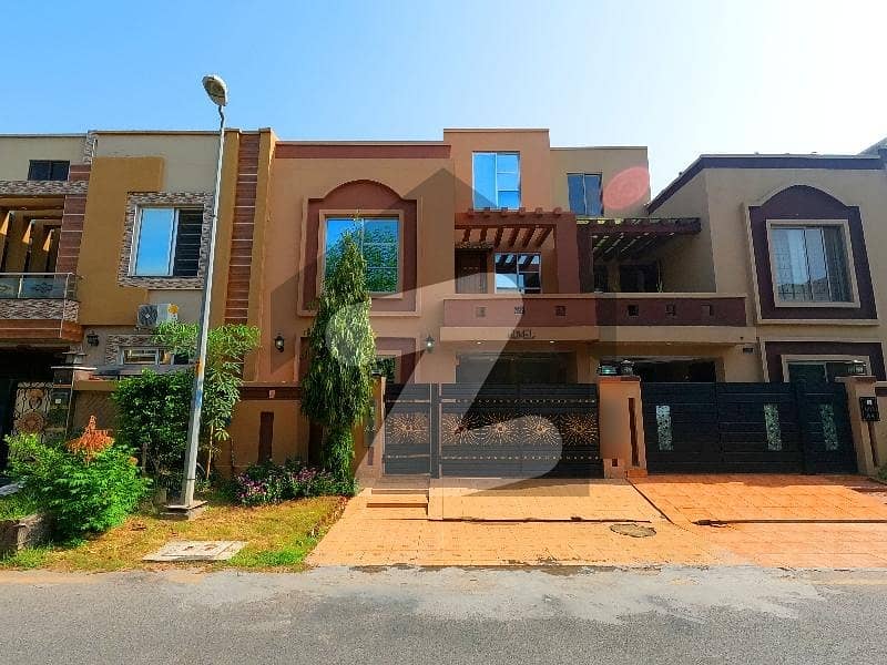 Spacious House Is Available For Sale In Ideal Location Of Bahria Town - Block AA 2