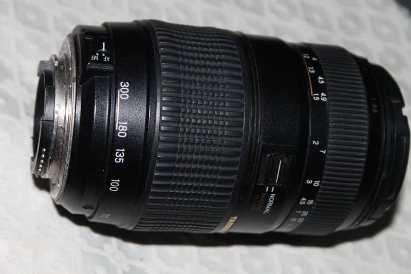 Nikon D5300 with original 18-55mm lense and Tamron 70-300lense 9