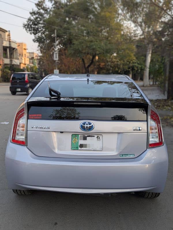 Toyota Prius 2012 5