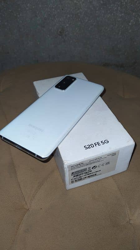 Samsung S20FE (NON PTA) Snapdragon - 120hts 6/128gb 1