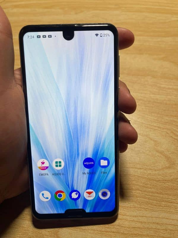 sharp Aquos r3  non pta 1