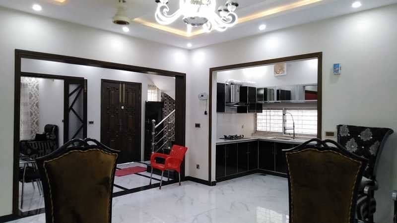 10 Marla Fully Furnished Ideal Location 1st Entry Brand New House For Rent In Gulbahar Block Of Bahria Town Lahore 4