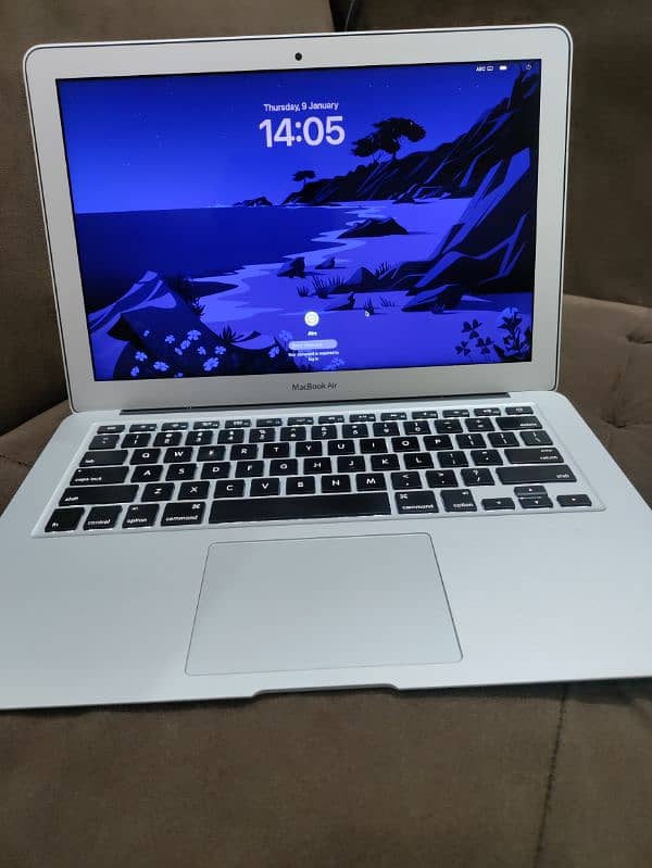 MacBook Air 2017 core i5 1