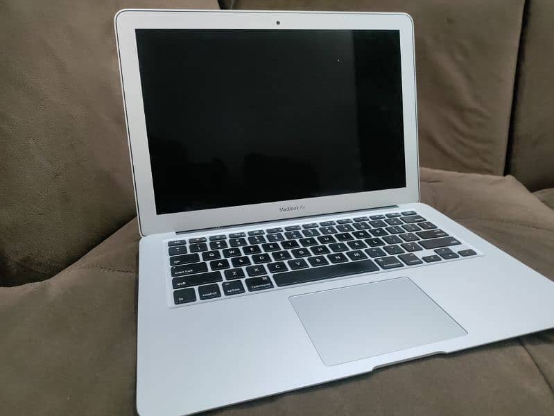 MacBook Air 2017 core i5 3