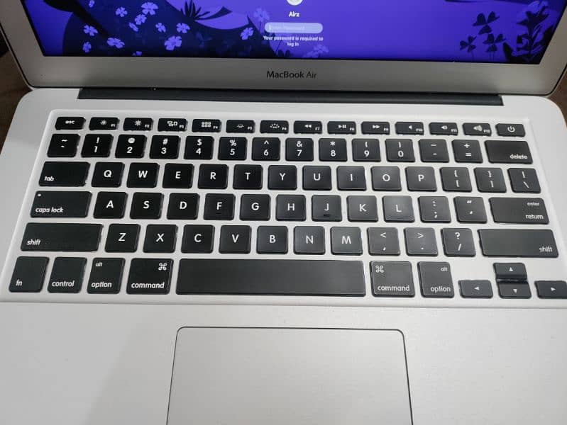 MacBook Air 2017 core i5 4