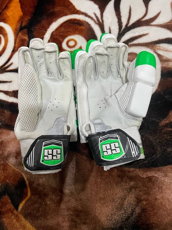 hard ball batting gloves for sale in excellent condition 2