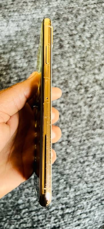 Iphone XS Max 256GB PTA Approved 4