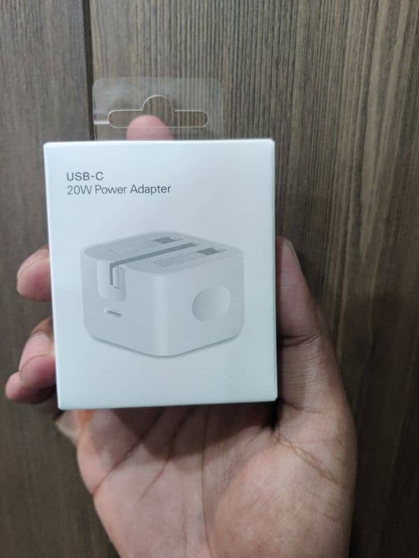 Apple 20W chargers 3pin 0