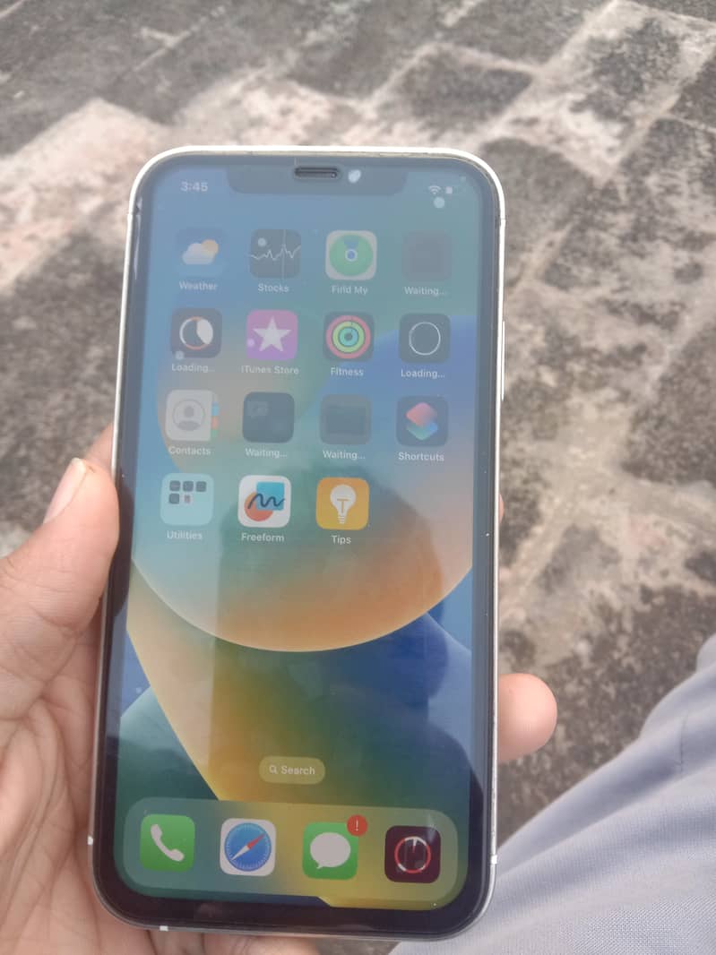 Apple iPhone XR 4