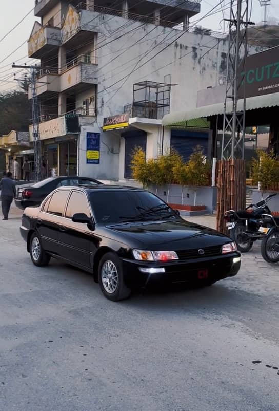 Toyota Corolla XE 2001 0