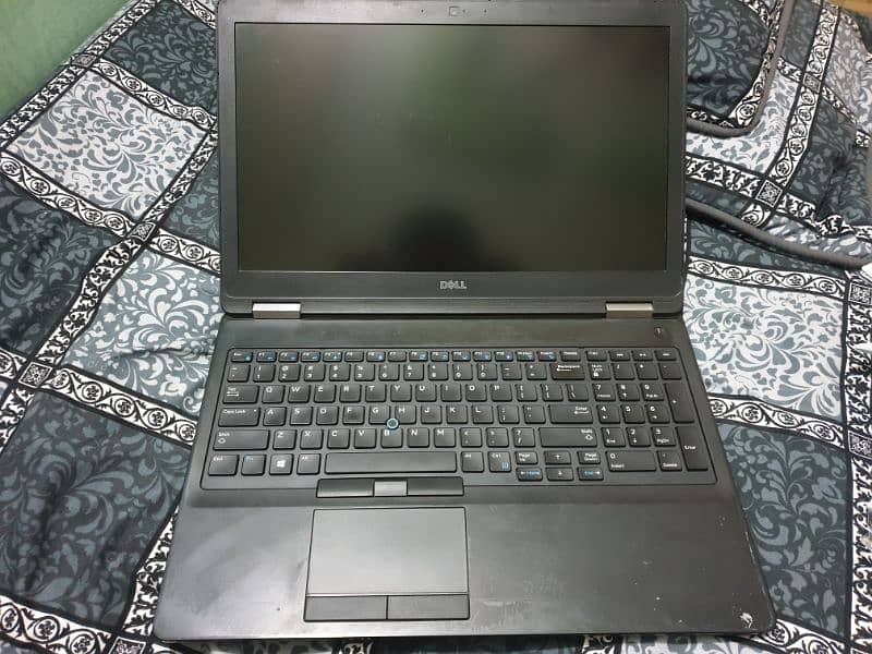 Dell Latitude e5570 1