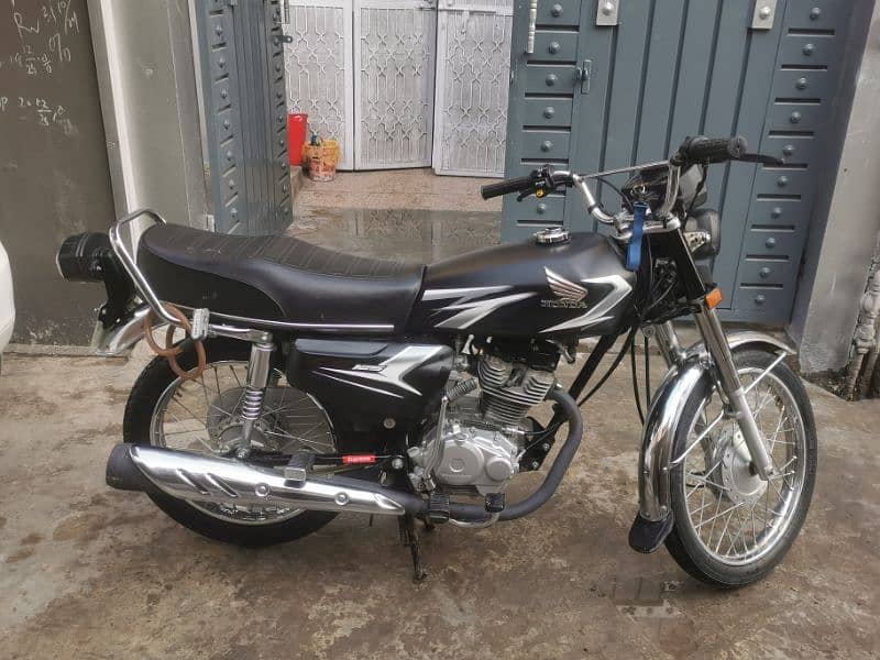 Honda 125 The model of the bike is 2023 3