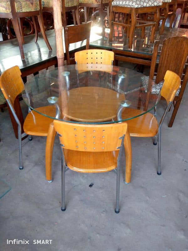 4 CHAIRS DINING TABLE WITH GOOD FINISHING 1