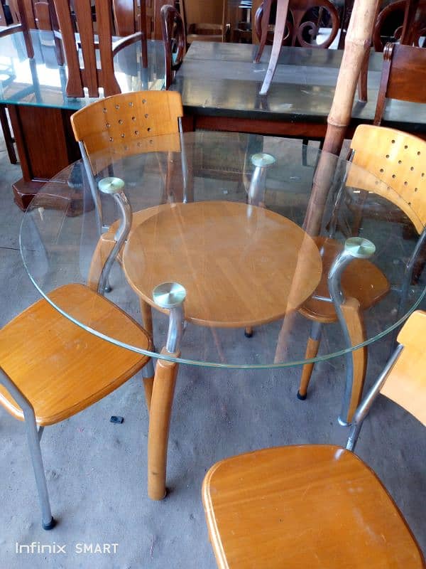 4 CHAIRS DINING TABLE WITH GOOD FINISHING 2