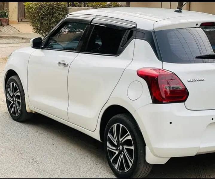 only 22 Lac Automatic full option suzuki Swift 2022 1