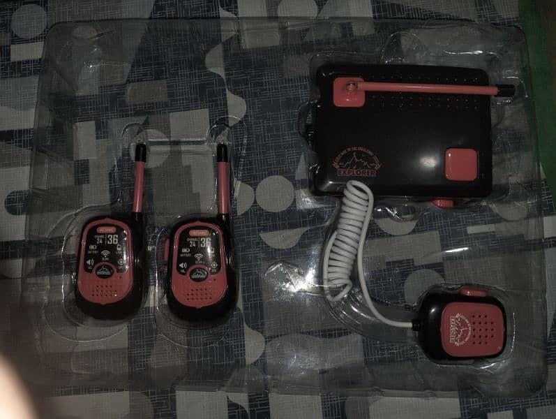 Selling Brand new kids walkie talkie with huge distance of 1000 ft 1