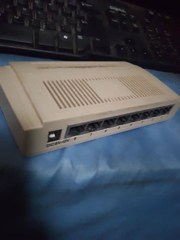 8 port network switcher 0