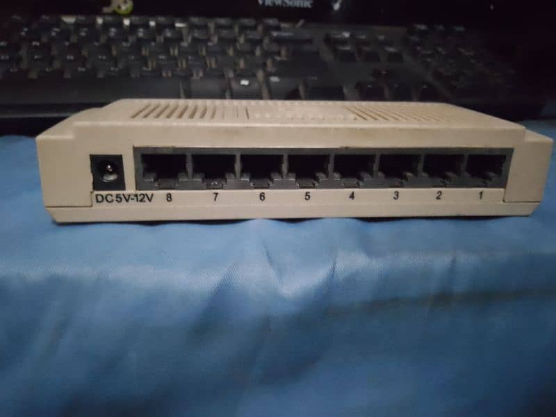 8 port network switcher 1