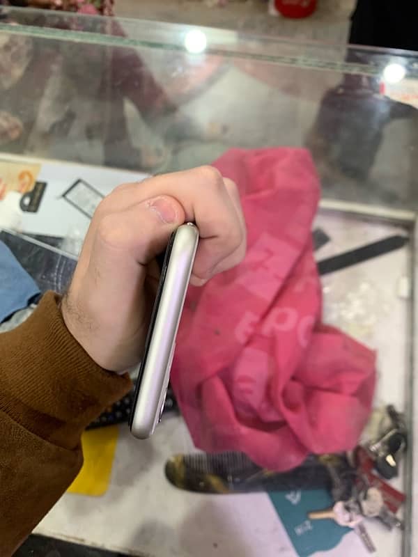 iPhone 11 PTA APPROVED 4